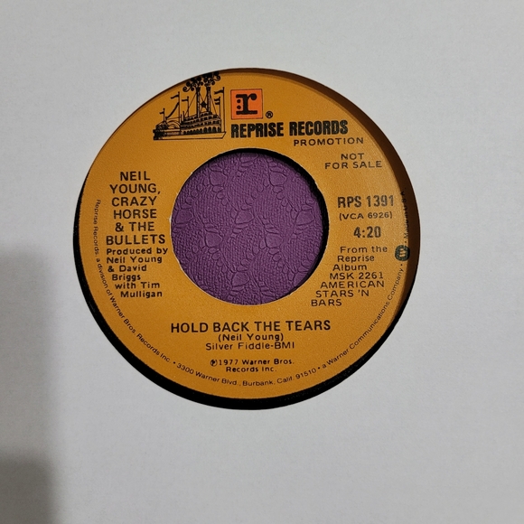 Lot of 2 Neil Young 45 rpms ; GOOD condition, BOTH ARE RARE PROMOTIONAL COPIES! - Picture 3 of 5